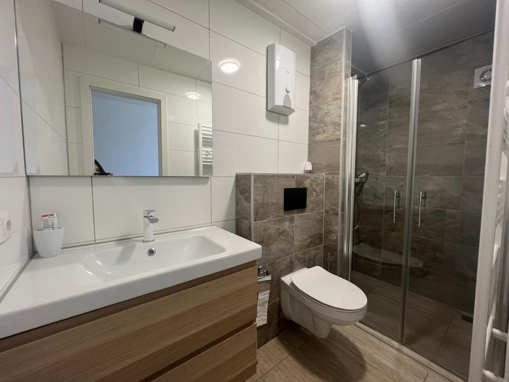 Bequemes Zimmer In Moderner Unterkunft My Pension Duisburg Bagian luar foto