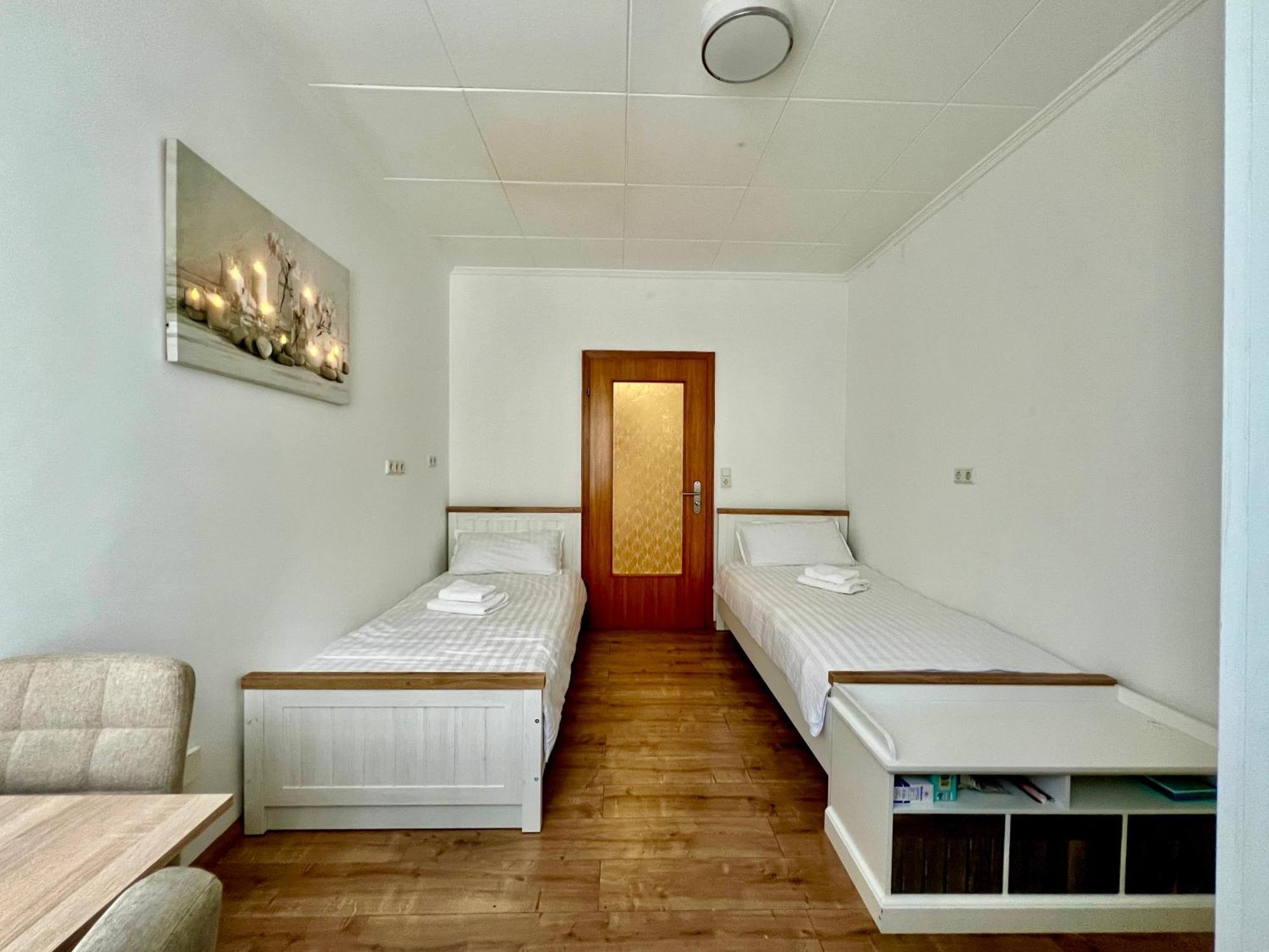 Bequemes Zimmer In Moderner Unterkunft My Pension Duisburg Bagian luar foto