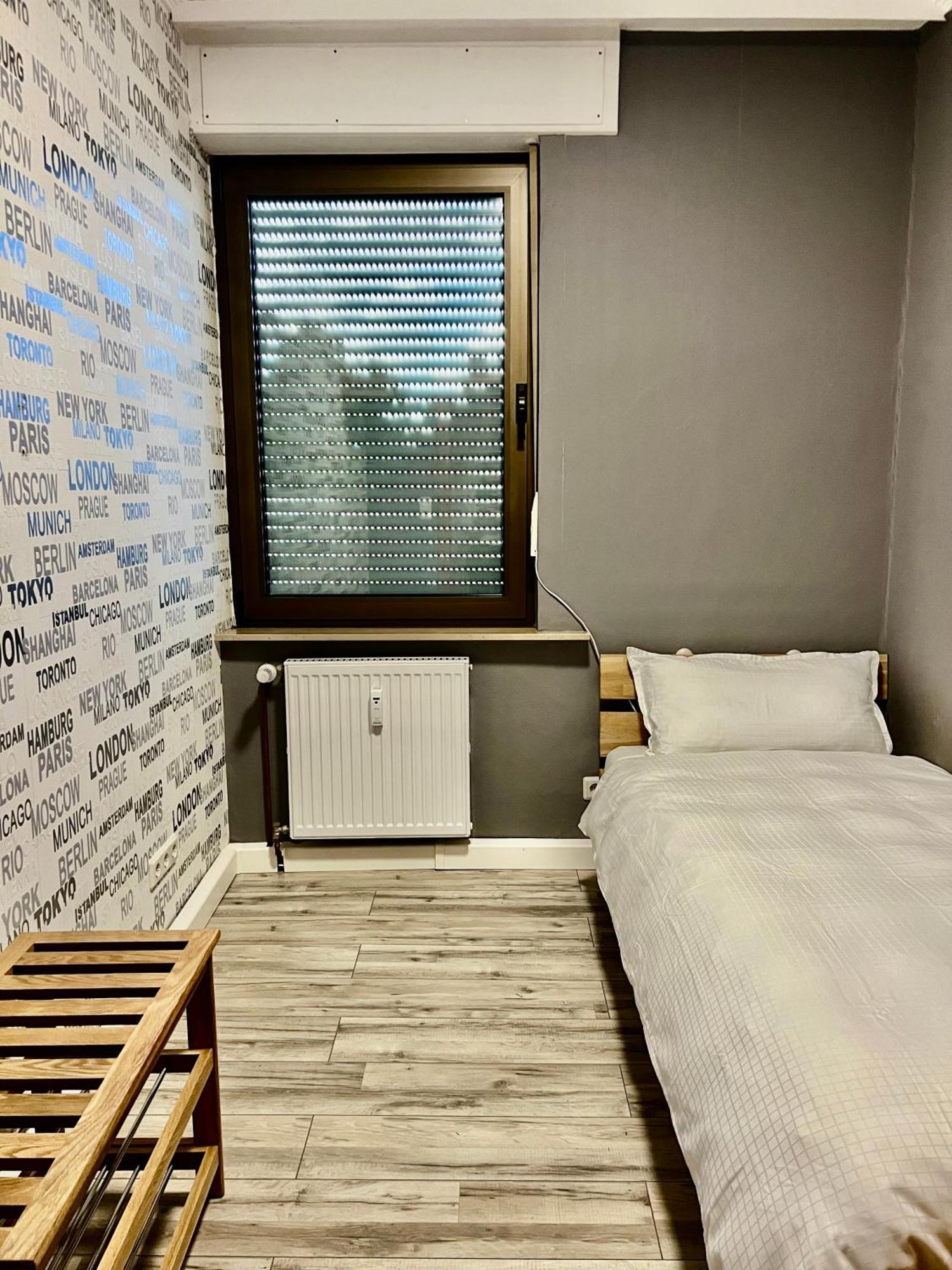 Bequemes Zimmer In Moderner Unterkunft My Pension Duisburg Bagian luar foto