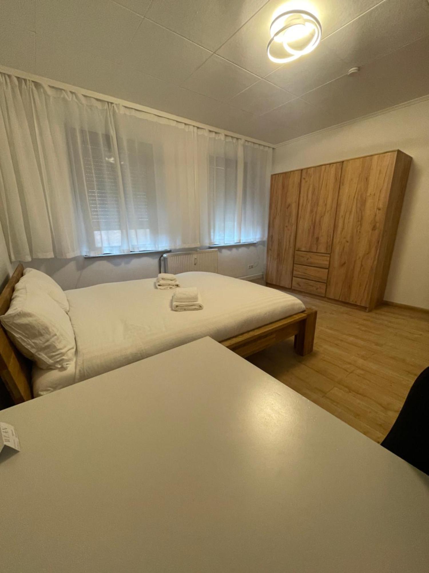 Bequemes Zimmer In Moderner Unterkunft My Pension Duisburg Bagian luar foto